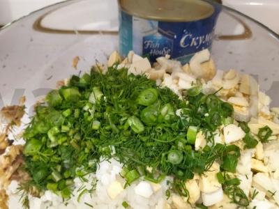 Konservuotų skumbrijų salotas Žingsnis 4