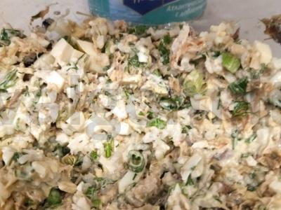 Konservuotų skumbrijų salotas Žingsnis 5