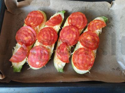 Kepti cukinijos su dešra, sūriu ir prieskoniais Žingsnis 6