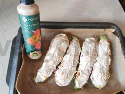 Kepti cukinijos su dešra, sūriu ir prieskoniais Žingsnis 8