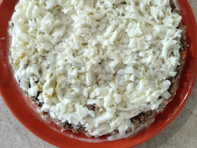 Salotas „Mimoza“ su sardinomis ir virtomis morkomis Žingsnis 9