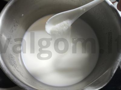 Avižinė košė su pienu ir razinomis pusryčiams Žingsnis 1