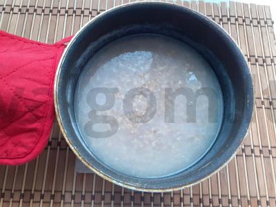 Avižinė košė su pienu ir tarkuotu šokoladu Žingsnis 1