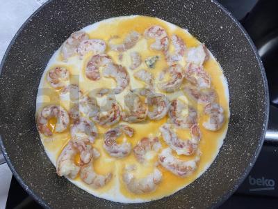 Spagečiai su karališkomis krevetėmis grietinėlės padaže Žingsnis 2