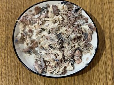 Brusketa su varškės sūriu, silkėmis ir kiaušiniu Žingsnis 2