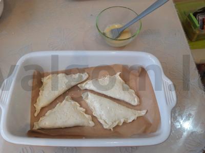 Sluoksniuoti trikampiai su mėsa Žingsnis 6