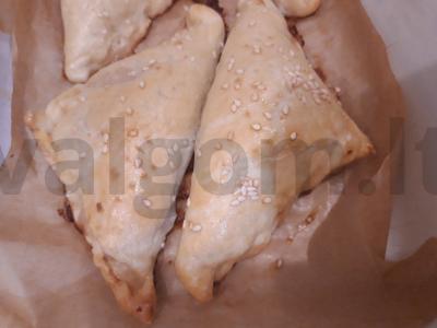 Sluoksniuoti trikampiai su mėsa Žingsnis 7