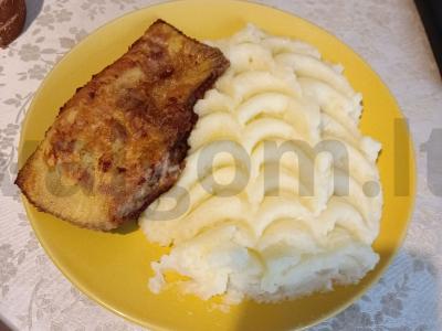 Kepta plokščiadugnis keptuvėje pagrindine nuotrauka