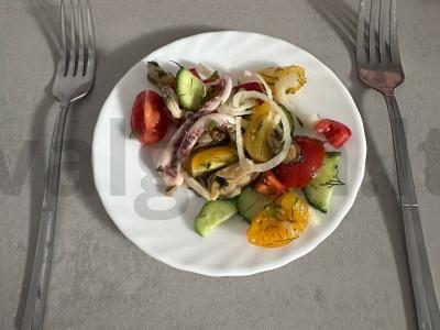 Jūros salotos pagrindine nuotrauka