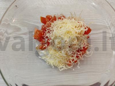 Kumpiai su sūriu ir pomidoru orkaitėje Žingsnis 1