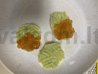 Įdaryti kiaušiniai su islandų sūriu ir raudonąja ikra Žingsnis 6