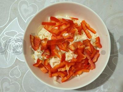 Sultingas daržovių salotas „Essen“ su vyšniniais pomidorais Žingsnis 2