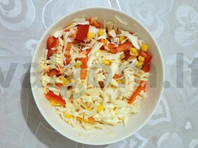 Sultingas daržovių salotas „Essen“ su vyšniniais pomidorais Žingsnis 4