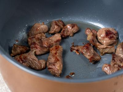 Troškinta kopūstai su mėsa lėtoje viryklėje Žingsnis 2