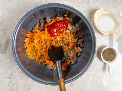 Troškinta kopūstai su mėsa lėtoje viryklėje Žingsnis 4