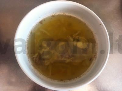 Lengvas žuvies sriuba su perliniu miežiu ir bulvėmis pagrindine nuotrauka