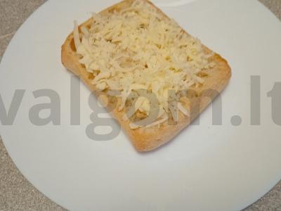 Sumuštinis su kriauše, šonine ir trimis sūrio rūšimis Žingsnis 2