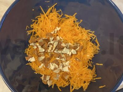 Salotas „Saldus morkų lizdelis“ Žingsnis 2