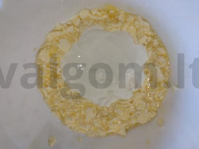 Grietinės pyragas su rūgštynių įdaru Žingsnis 2