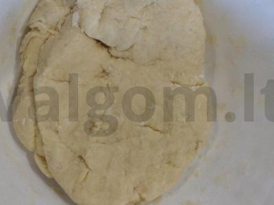 Grietinės pyragas su rūgštynių įdaru Žingsnis 4