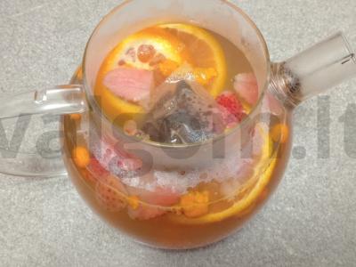 Arbata su raudonuoju apelsinu, šaltalankiais ir braškėmis Žingsnis 5