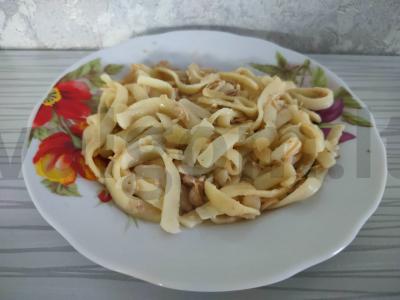 Makaronai lagman su kalakutienos troškiniu pagrindine nuotrauka