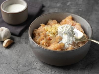 Koldūnai grietinėlės padaže Žingsnis 4