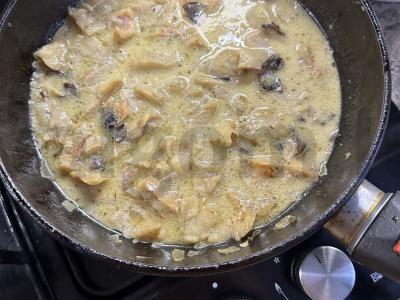 Heck filė grietinėlėje su grybais Žingsnis 3