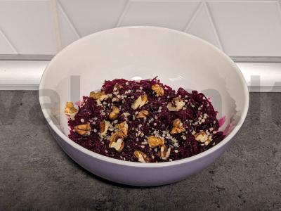 Burokėlių salotos su graikiniais riešutais ir kanapių sėklomis Žingsnis 3