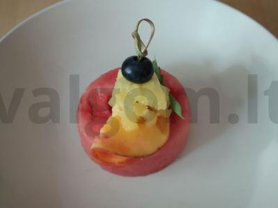 Vaisių kanapė pagrindine nuotrauka