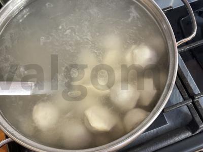 Koldūnai su grietinėlės padažu Žingsnis 2