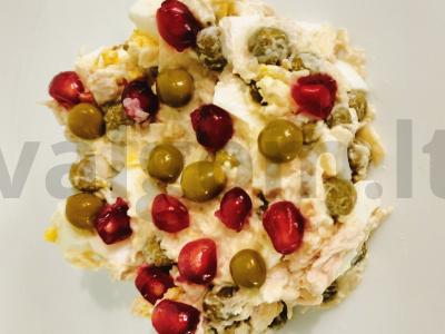 Lengvas vištienos salotas su žirniais ir granatais pagrindine nuotrauka