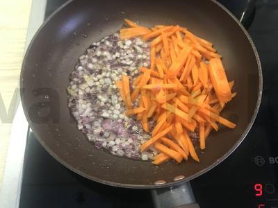 Sriuba su dešrelėmis Žingsnis 2