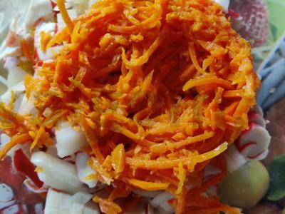 Salotos su krabų mėsa ir unagi padažu Žingsnis 5