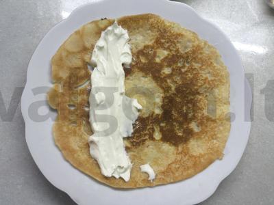 Blynų ritinys su silkių lašiša Žingsnis 1