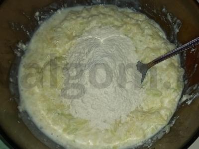 Cukinijų blynai su kefyru ir varške Žingsnis 4