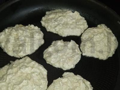 Cukinijų blynai su kefyru ir varške Žingsnis 5