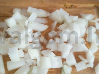 Troškinta jautiena su pomidorų pasta ir grietinėlėmis Žingsnis 1