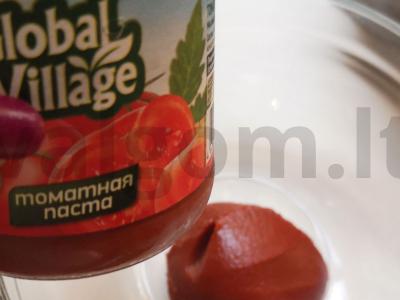 Troškinta jautiena su pomidorų pasta ir grietinėlėmis Žingsnis 4