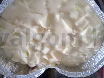 Obuolių ir braškių pyragas su kokosų drožlėmis Žingsnis 3