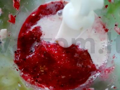 Smuzi su vyšniomis ir pitahaja Žingsnis 3