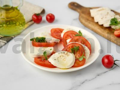 Namų mozzarella pagrindine nuotrauka