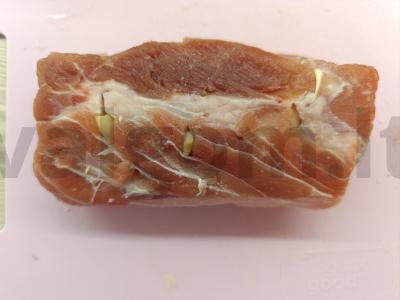 Kiauliena padaže, kepta su česnaku Žingsnis 2