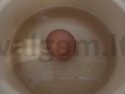 Sriuba su kiaušinių makaronais ir kiaušiniu Žingsnis 1