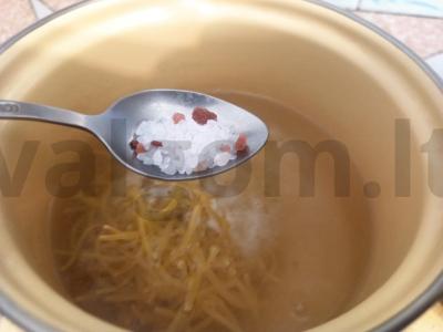 Sriuba su kiaušinių makaronais ir kiaušiniu Žingsnis 2