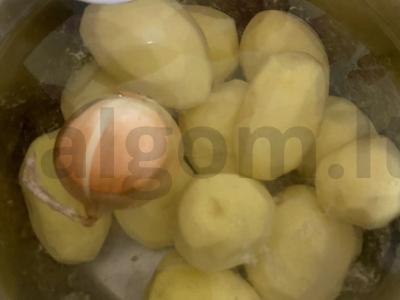 Klasikiniai bulvių košė su pienu Žingsnis 1