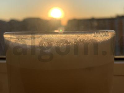 Ledinis latte su vaniliniu sirupu Žingsnis 5