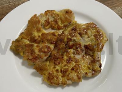 Kiaulienos kotletas kvapniame tešloje pagrindine nuotrauka