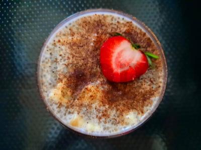 Kokosų chia pudingas su bananais pagrindine nuotrauka