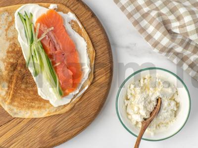 Blynai su lašiša ir grietinėlės sūriu Žingsnis 6